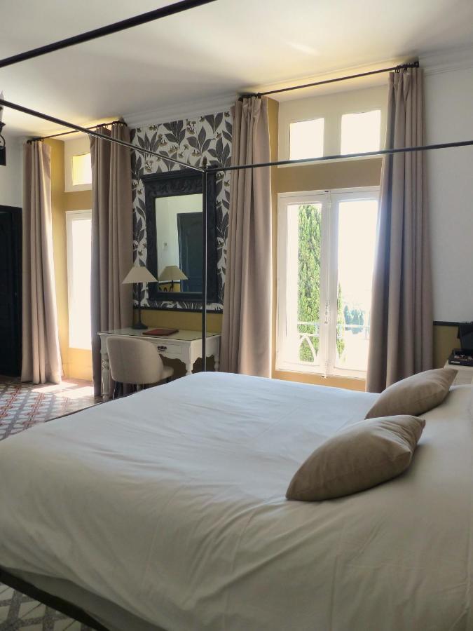 Hostellerie Du Chateau Des Fines Roches Châteauneuf-du-Pape المظهر الخارجي الصورة