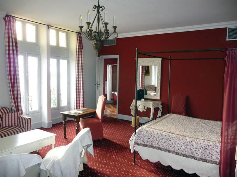 Hostellerie Du Chateau Des Fines Roches Châteauneuf-du-Pape المظهر الخارجي الصورة